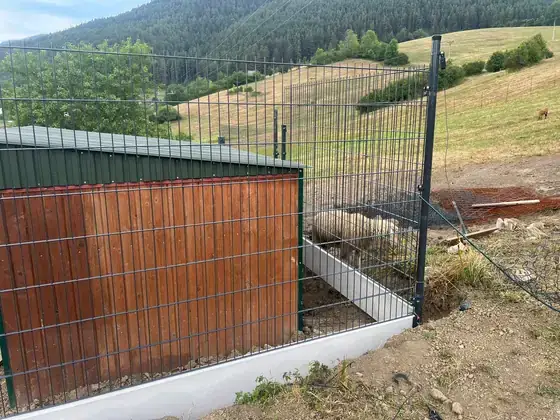 3D plot — realizácia s bránkou k hospodárskej budove